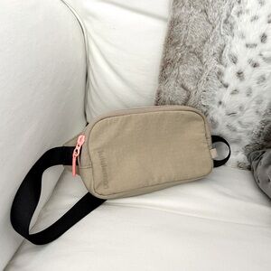 lululemon Everywhere Belt Bag Mini